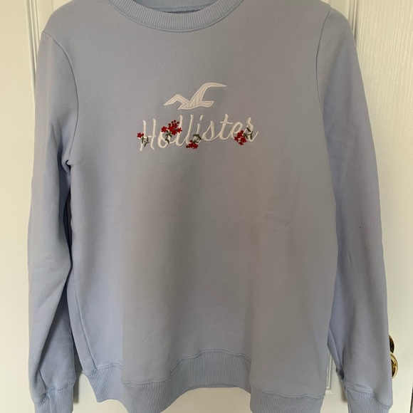 Embroidered baby blew crewneck from Hollister - Picture 2 of 3